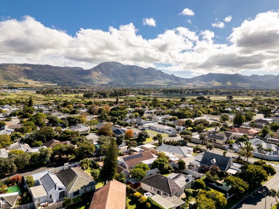 4 Bedroom Property for Sale in Kirstenhof Western Cape